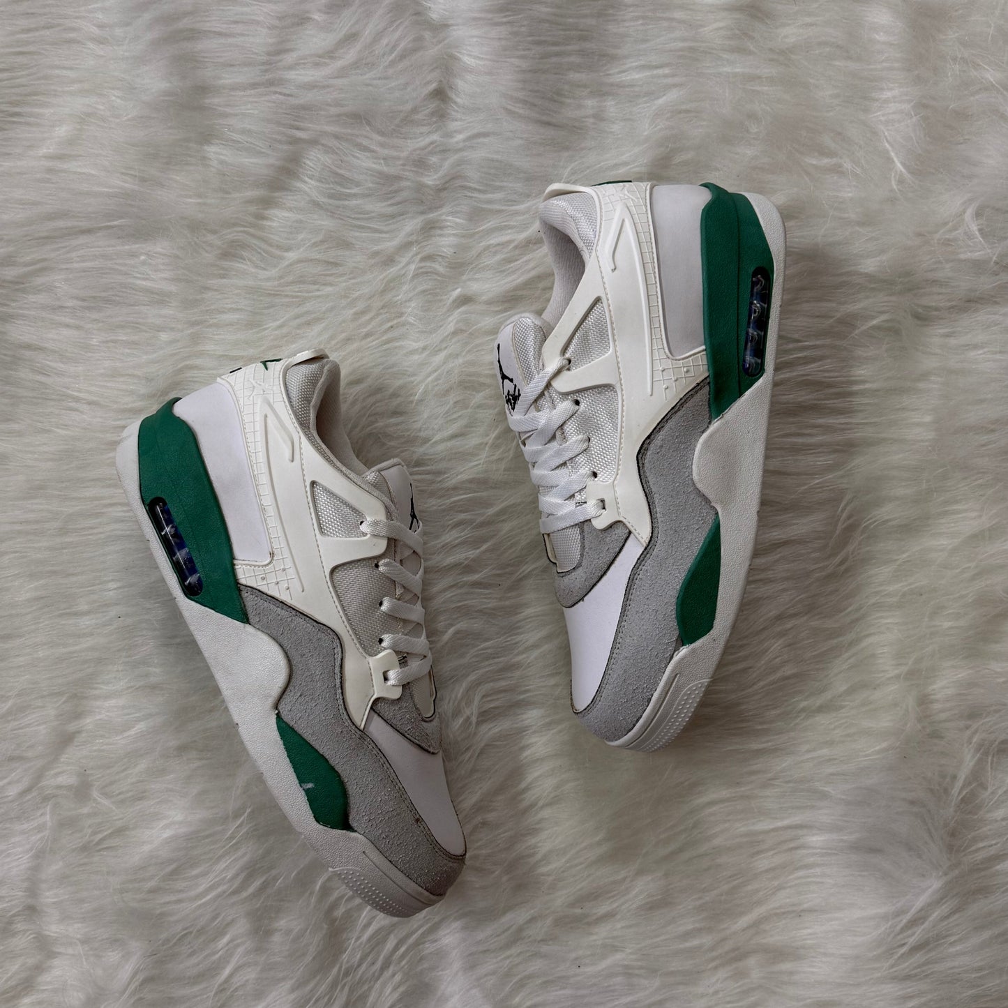 RN White Green